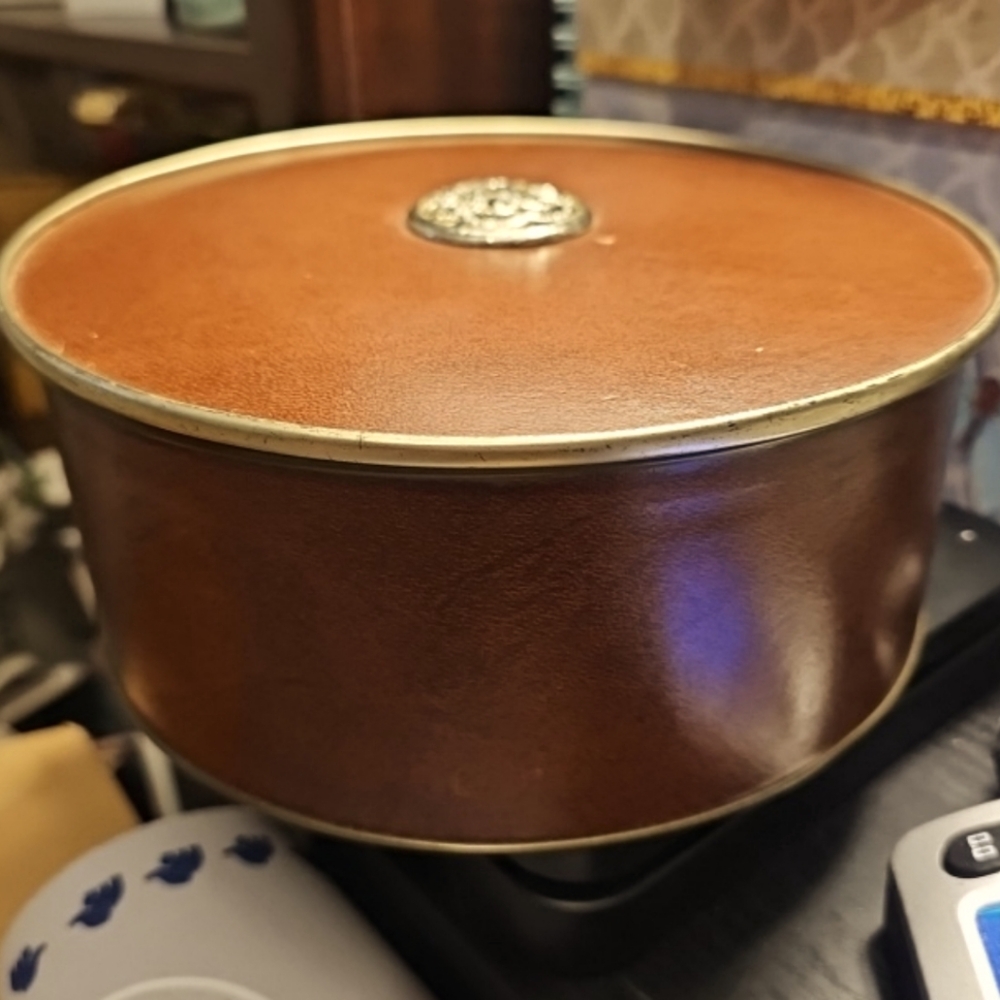 Vintage Can with Lid